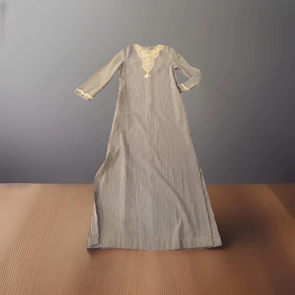 Odette Barsa Seersucker Blue‎ White Gown Size M
